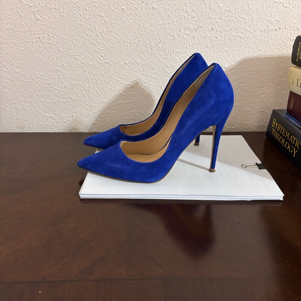 Steve Madden Elegant Blue Suede Pointed-Toe Stiletto Pumps - Picture 2 of 8